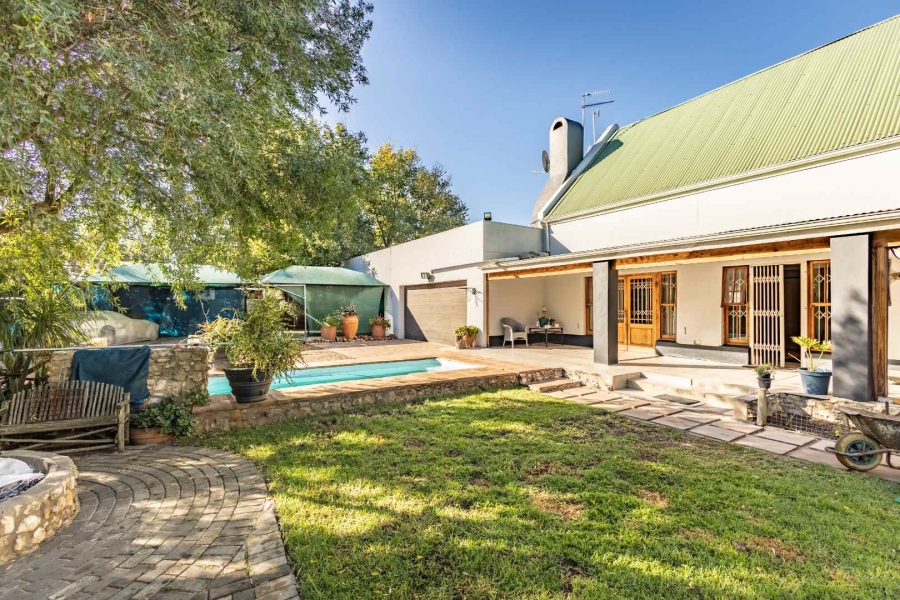 To Let 4 Bedroom Property for Rent in Joostenbergvlakte Western Cape